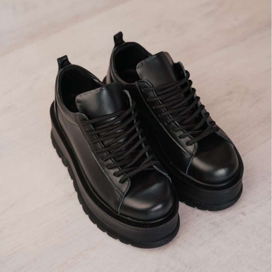 *. Sneakers - Medellin - Black - Basic